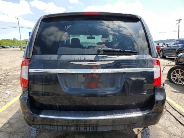 2014 Chrysler Town & Country Touring L