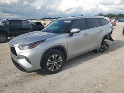 Salvage vehicles for parts for sale at auction: 2021 Toyota Highlander XLE