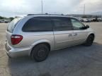 2005 Chrysler Town & Country LX