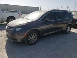 Chrysler Vehiculos salvage en venta: 2020 Chrysler Voyager LXI