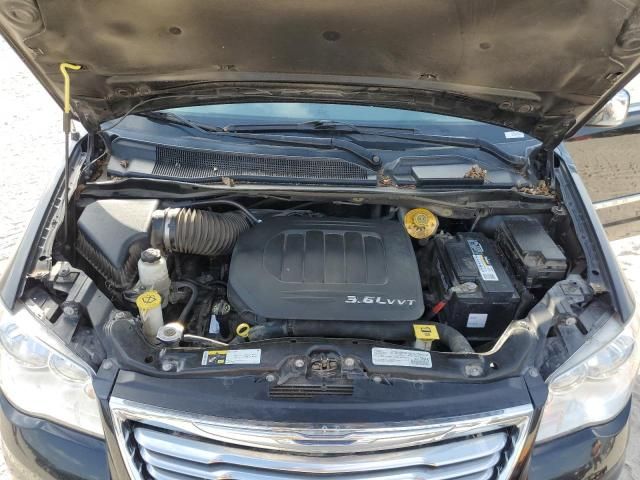 2016 Chrysler Town & Country Touring L