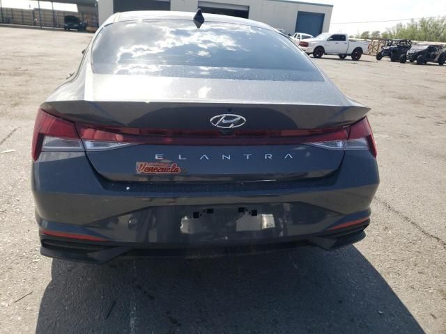 2023 Hyundai Elantra SE