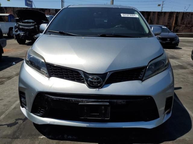 2019 Toyota Sienna SE