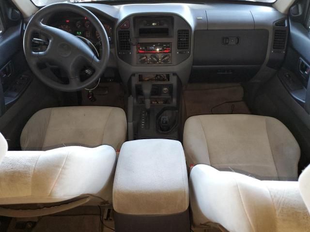 2002 Mitsubishi Montero XLS