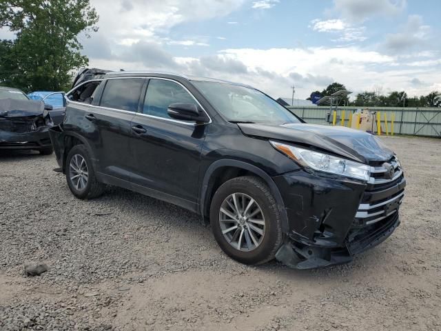 2019 Toyota Highlander SE