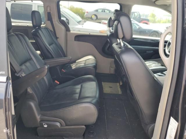 2013 Chrysler Town & Country Touring L