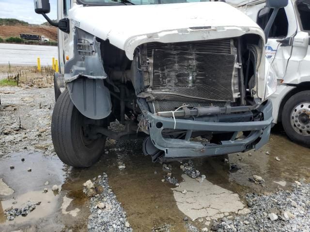 2016 Freightliner Cascadia 113