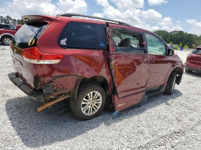 2014 Toyota Sienna XLE