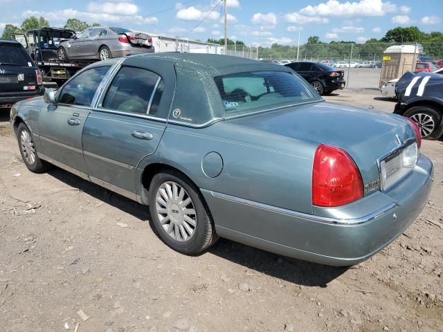 2005 Lincoln Town Car Signature