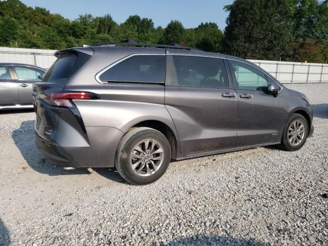 2021 Toyota Sienna LE