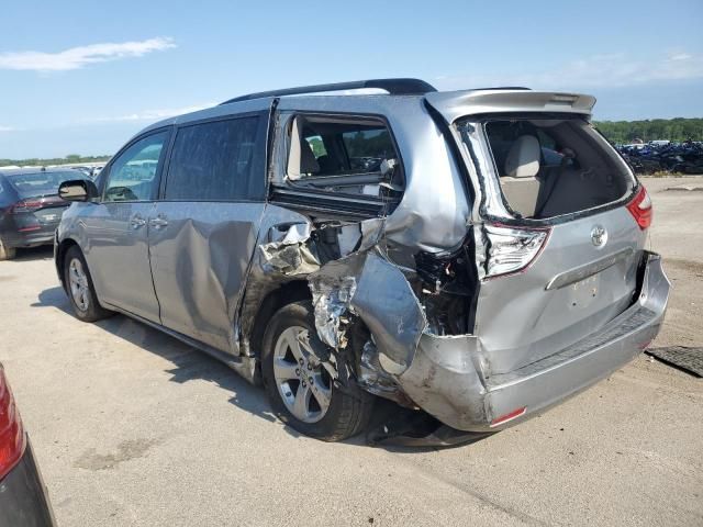 2017 Toyota Sienna LE