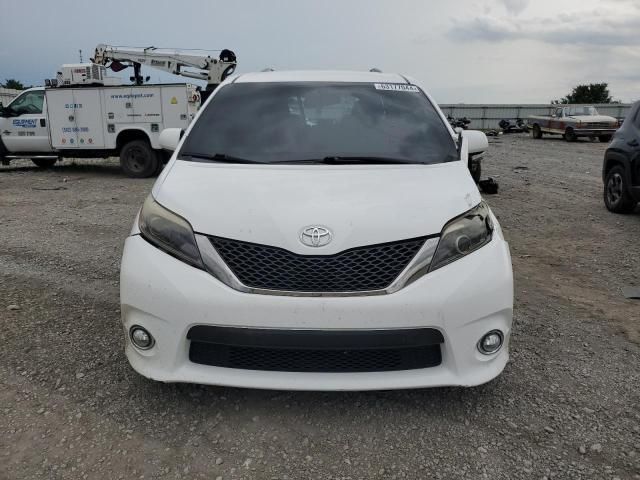 2016 Toyota Sienna SE