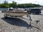 2001 Crestliner Boat