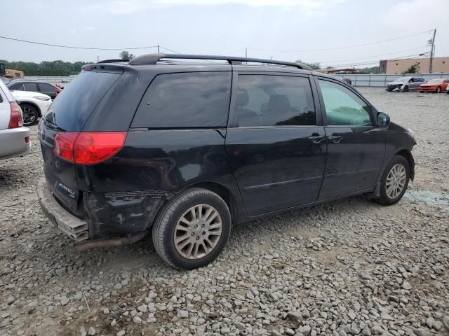 2010 Toyota Sienna XLE