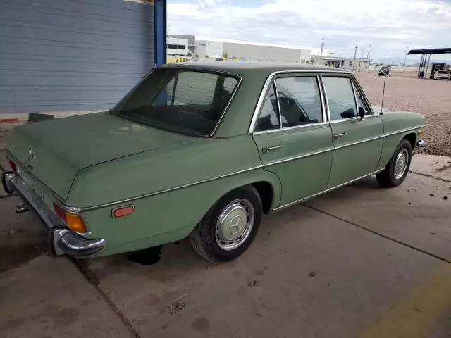 1973 Mercedes-Benz 220