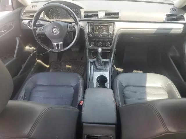 2015 Volkswagen Passat SE