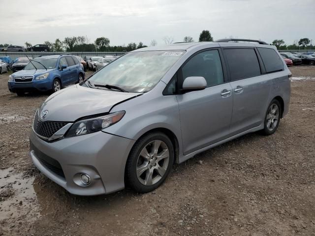 2013 Toyota Sienna Sport