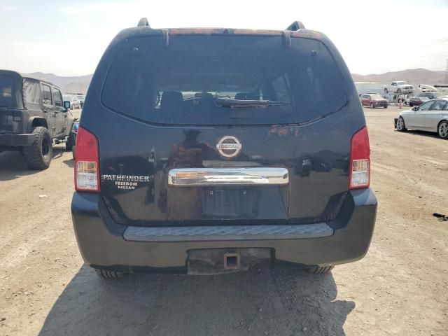 2005 Nissan Pathfinder LE