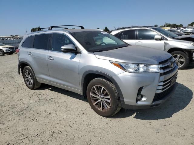 2017 Toyota Highlander SE