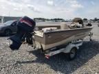 2001 Crestliner Boat