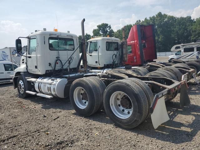 2013 Mack 600 CXU600