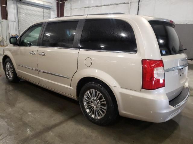 2013 Chrysler Town & Country Touring L