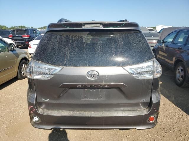 2011 Toyota Sienna Sport