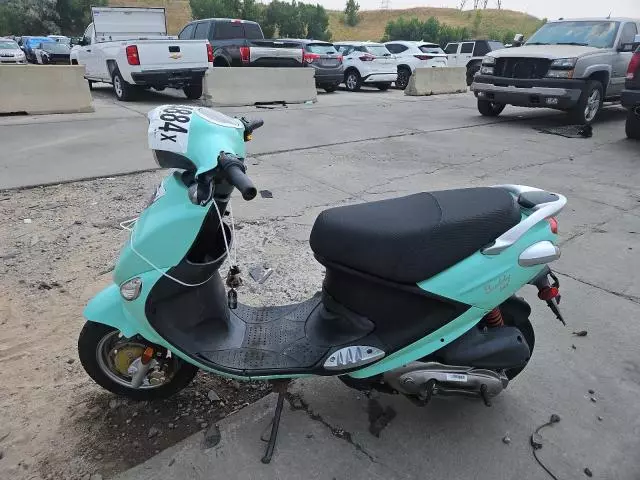 2016 Genuine Scooter Co. Buddy 125