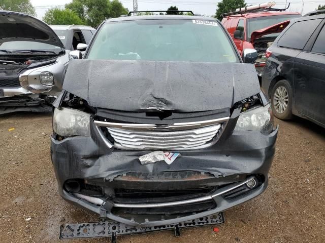 2012 Chrysler Town & Country Touring L