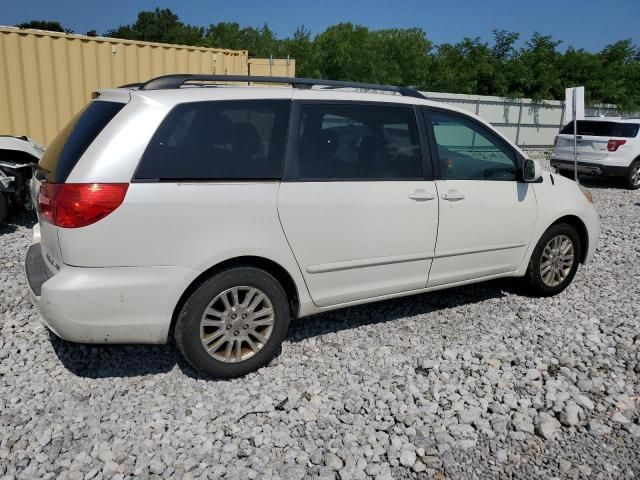 2010 Toyota Sienna XLE