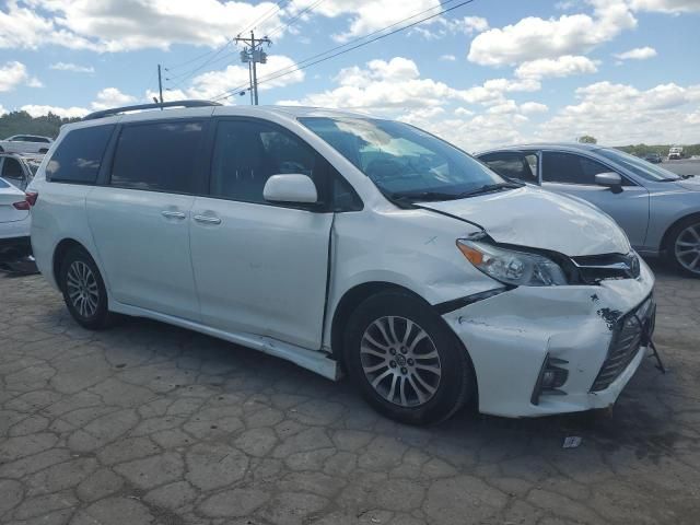 2018 Toyota Sienna XLE