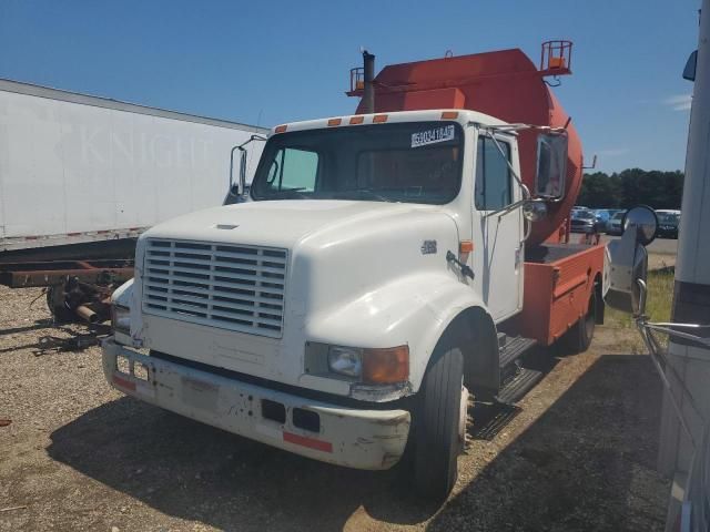 2001 International 4000 4700