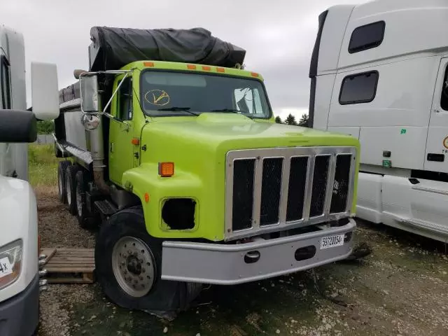 1998 International 2000 2674