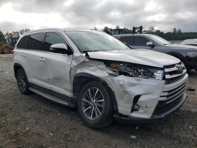 2019 Toyota Highlander SE