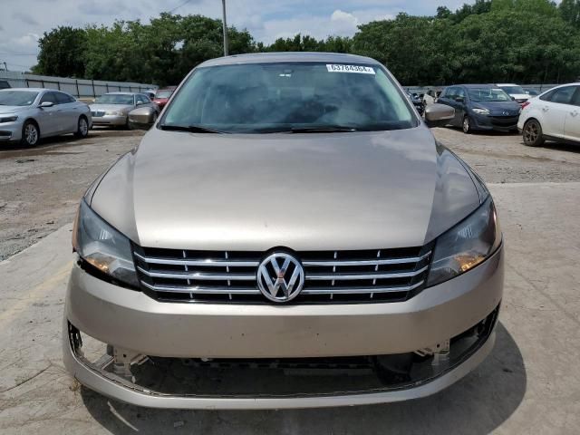 2015 Volkswagen Passat SE