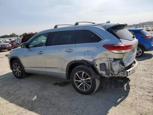 2017 Toyota Highlander SE