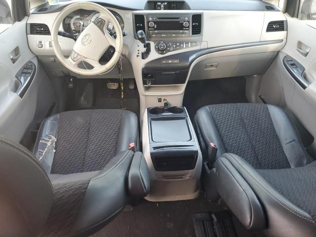 2011 Toyota Sienna Sport