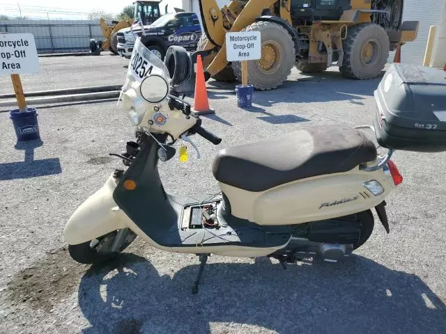 2012 SYM Fiddle II 125