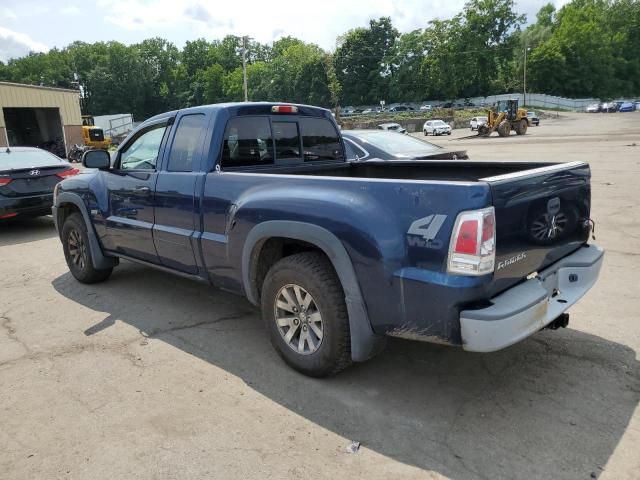 2006 Mitsubishi Raider Durocross