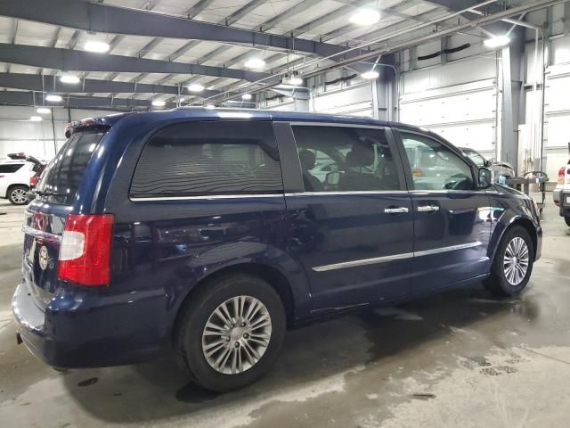 2016 Chrysler Town & Country Touring L