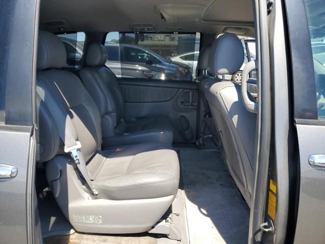 2005 Toyota Sienna XLE