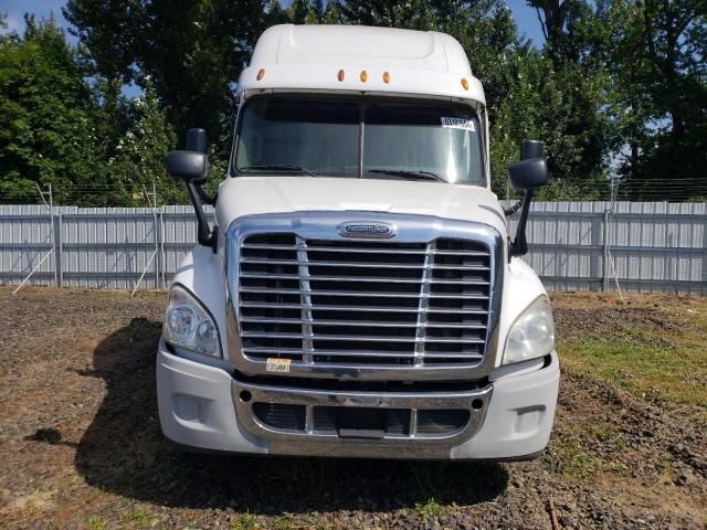 2012 Freightliner Cascadia 125