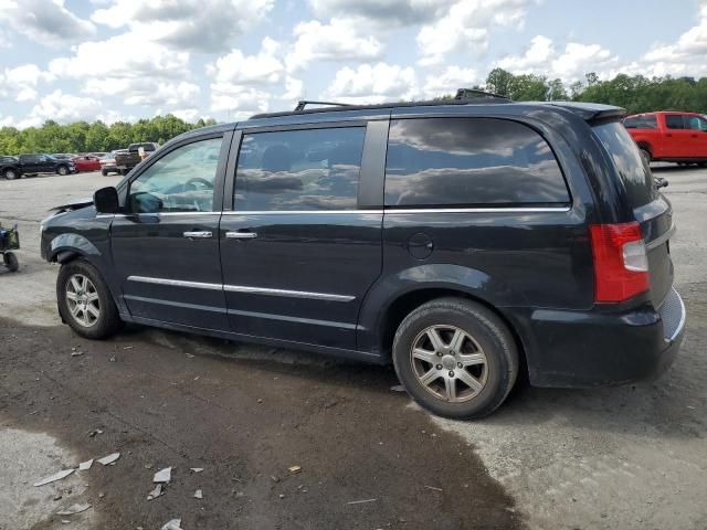 2012 Chrysler Town & Country Touring L