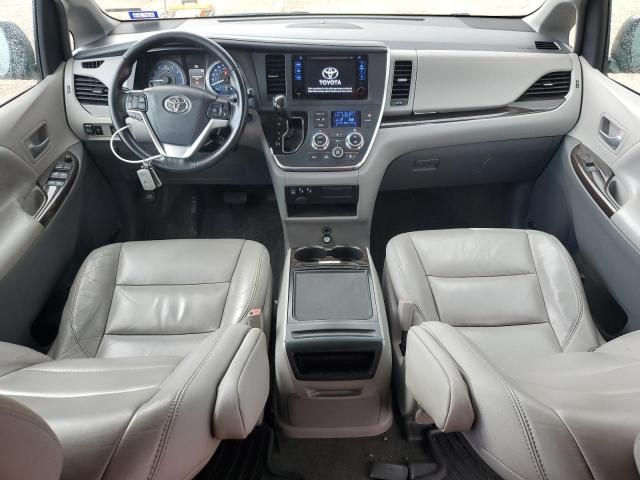 2016 Toyota Sienna XLE