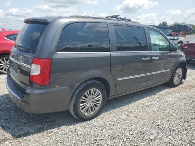 2016 Chrysler Town & Country Touring L