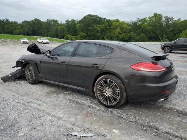 2016 Porsche Panamera 2