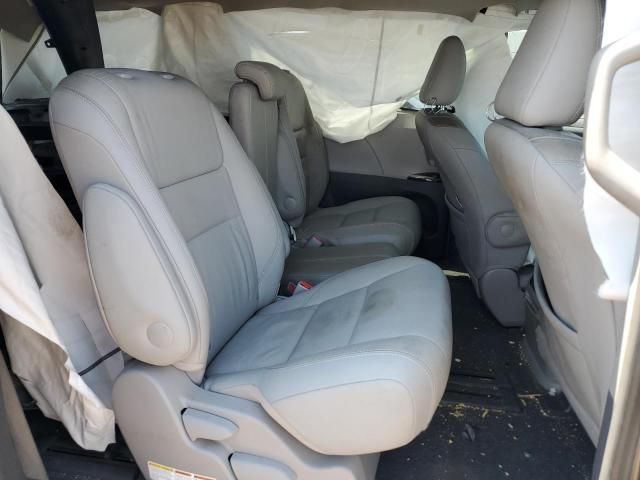 2016 Toyota Sienna XLE