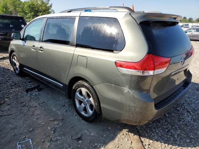 2013 Toyota Sienna LE