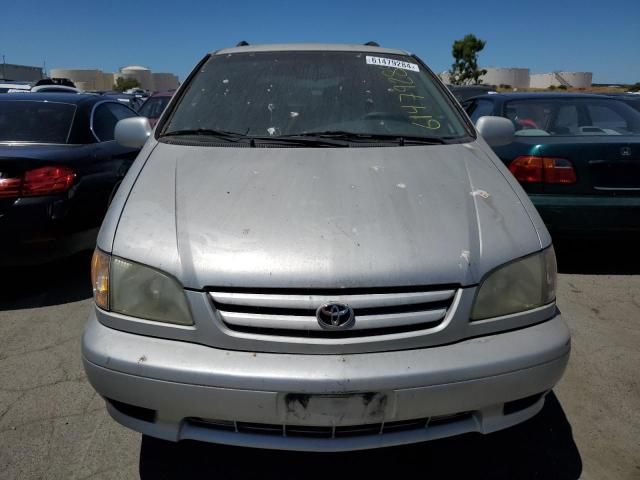 2002 Toyota Sienna LE