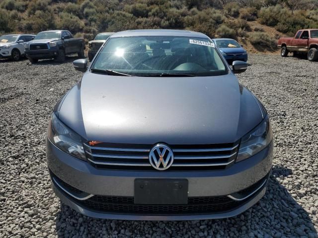 2013 Volkswagen Passat SE